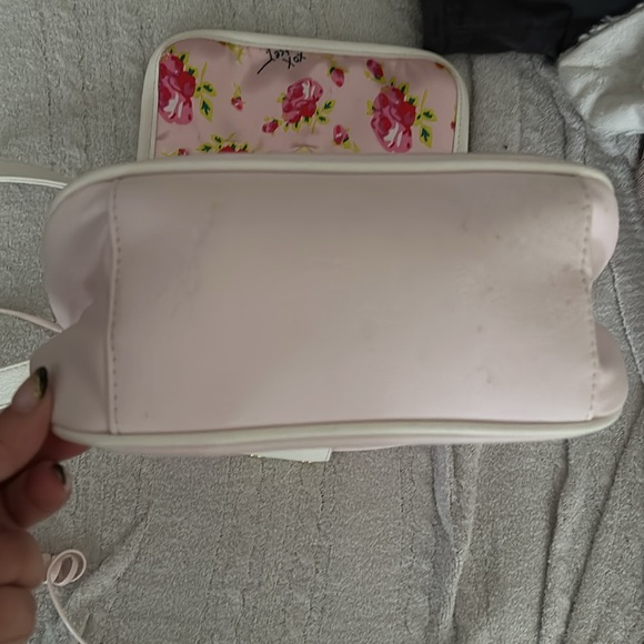 Betsey Johnson telephone bag pink daisies - Picture 6 of 7